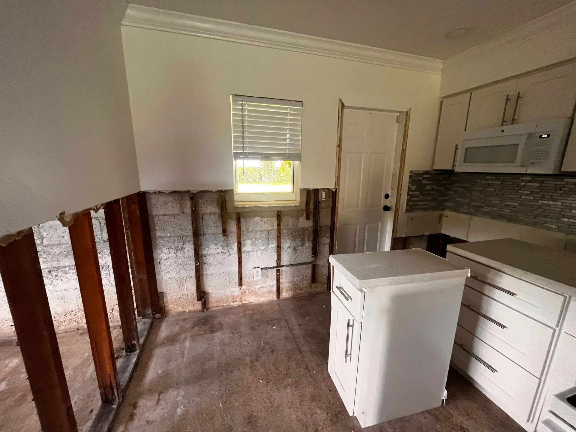 Flood,Cut,Of,House,For,Water,Mitigation