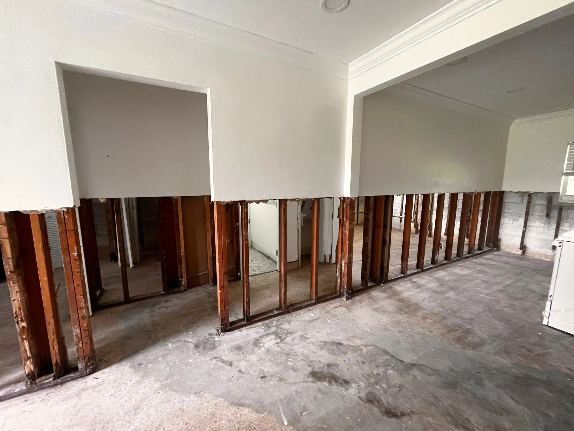 Flood,Cut,Of,House,For,Water,Mitigation