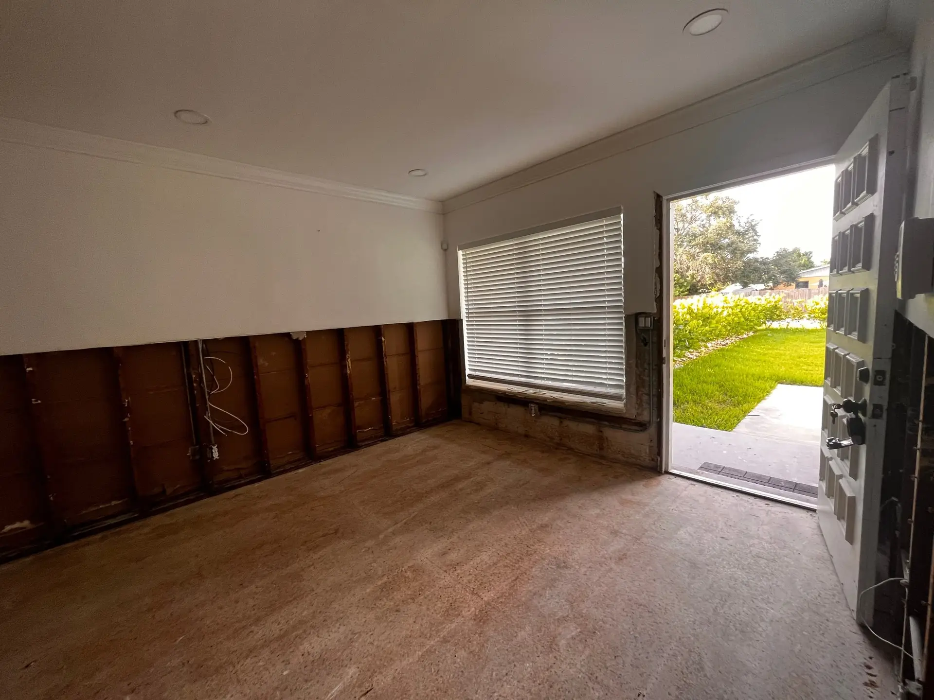 Flood,Cut,Of,House,For,Water,Mitigation